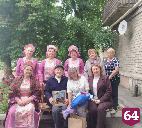 В честь 100-летия саратовского фронтовика организовали концерт 